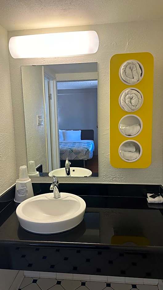 Motel 6-Beaumont, TX
