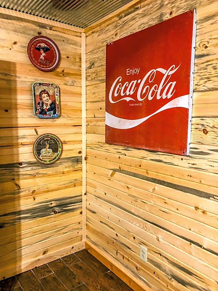 Samantha's Timber Inn