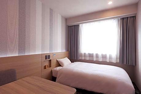 Single Room - Non-Smoking