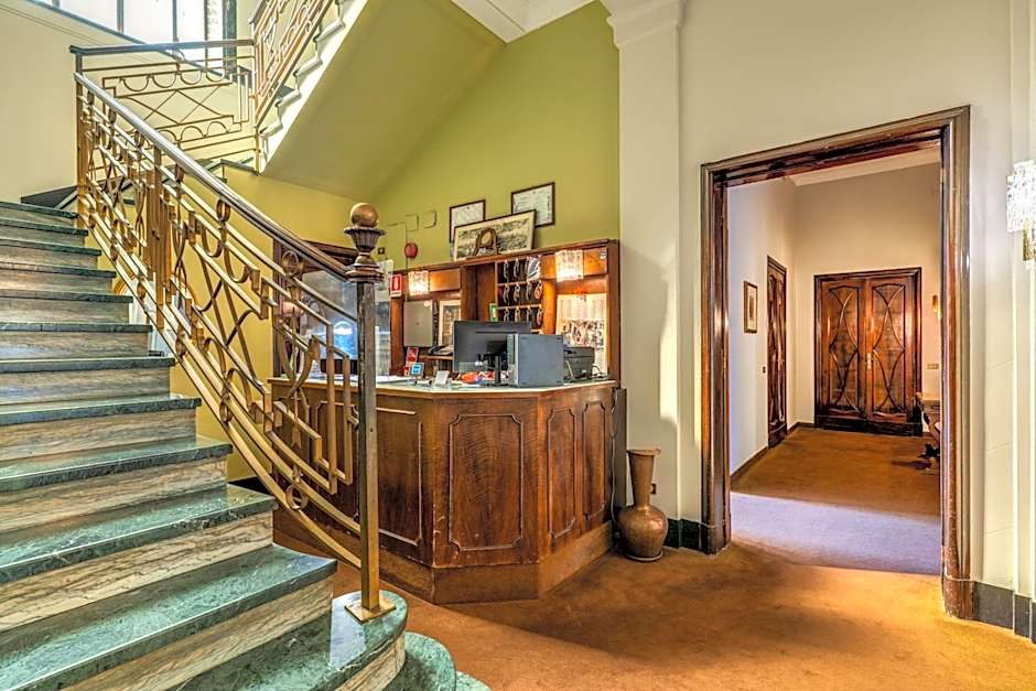 Hotel Apollo