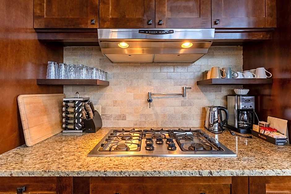Luxurious 901 Condos by Fernie Central Reservations