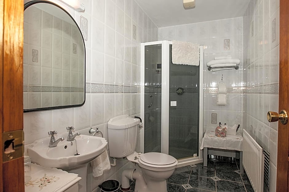 Ardmor Country House