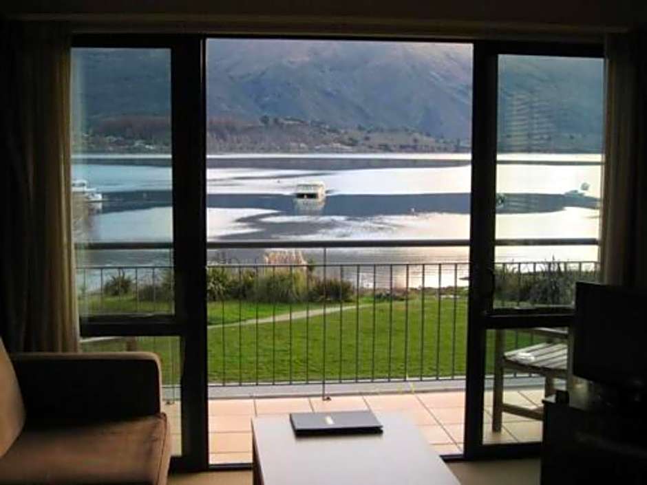 The Moorings Motel and Apartments