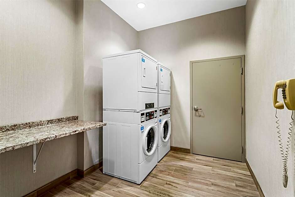 Hampton Inn By Hilton & Suites Farmington