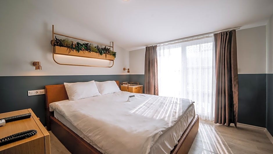 Urla 1867 Hotel