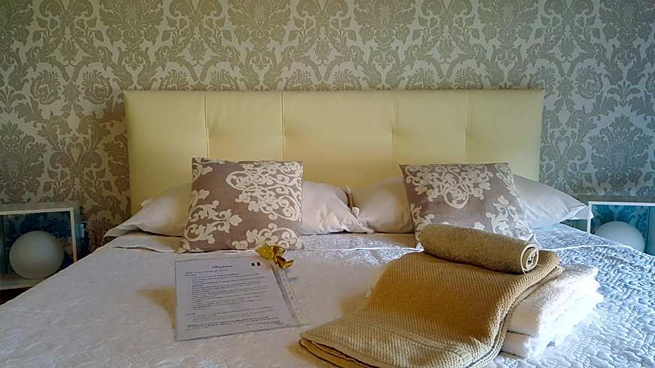 Photo 1 of 9 of Double Room