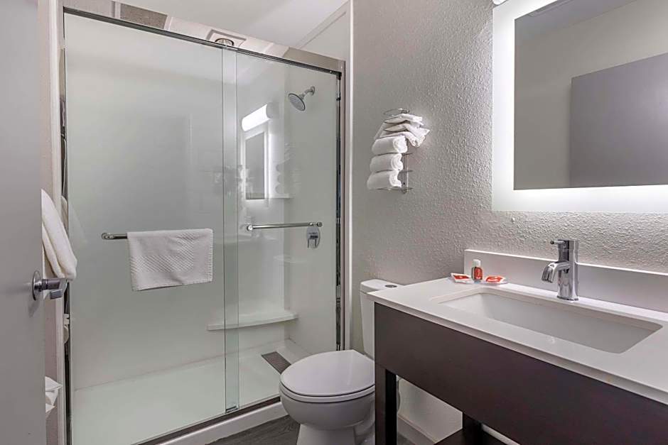 Greenville Pelham Inn by IHG