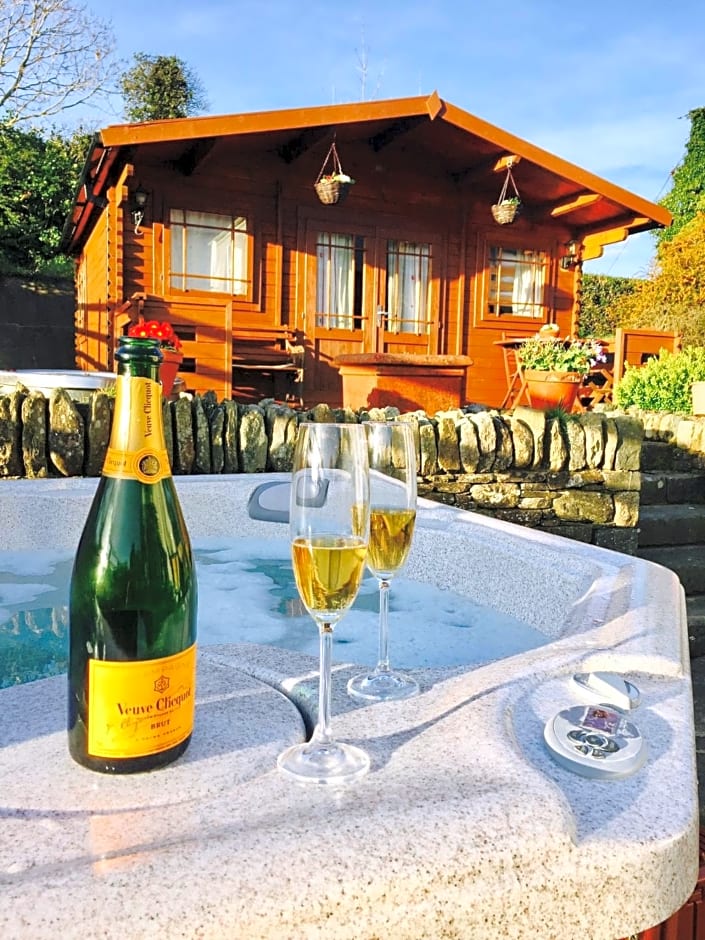 Chalet Superking bed Free Sauna jacuzzi