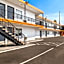 Rodeway Inn & Suites North Hollywood Burbank Airport - Universal Area