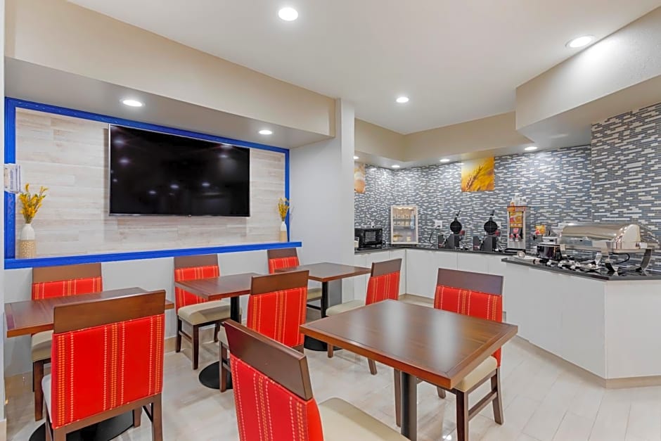 Comfort Inn & Suites