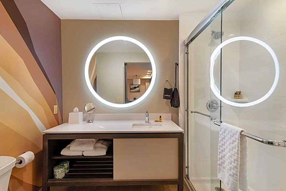 Best Western Plus Executive Residency Rigby's Water World Hotel