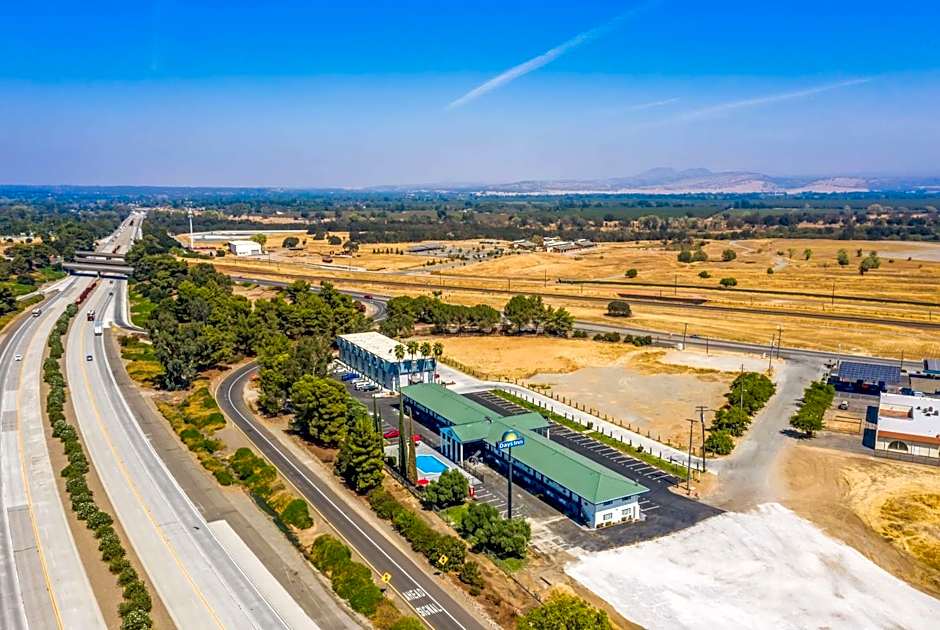 Days Inn by Wyndham Red Bluff