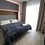8room hotel