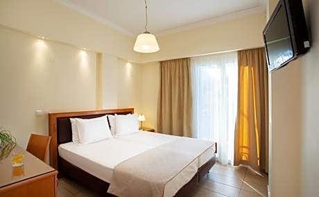 Double Room with Partial Sea View