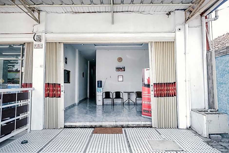 RedDoorz @ Jalan Narada Lampung