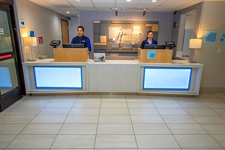 Holiday Inn Express Hotel & Suites Roseville - Galleria Area By IHG