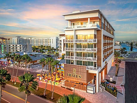 The Hiatus Clearwater Beach, Curio Collection by Hilton