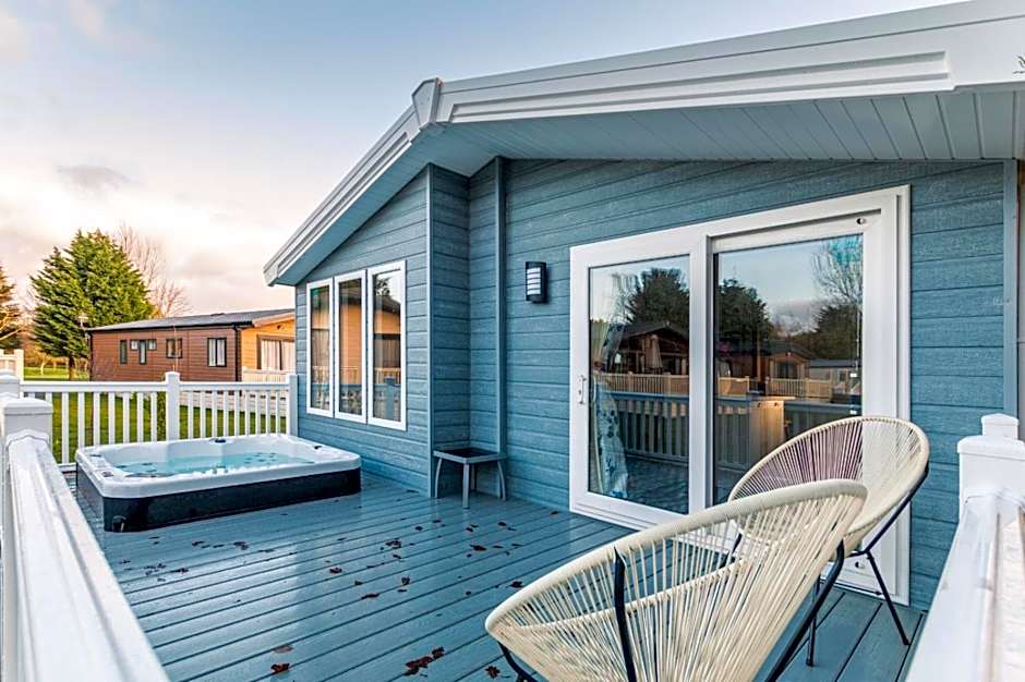 The Haven Lodge with Hot Tub