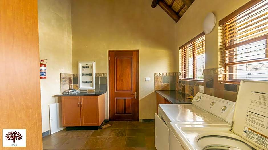 Zebula Golf and Wildlife Estate - Oryx Walkway Pax 16 - Moi Signature Luxury villa