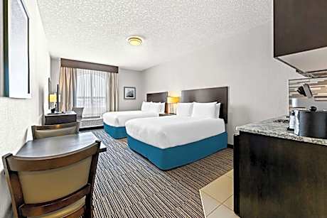 Queen Room with Two Queen Beds and Kitchenette - Non-Smoking