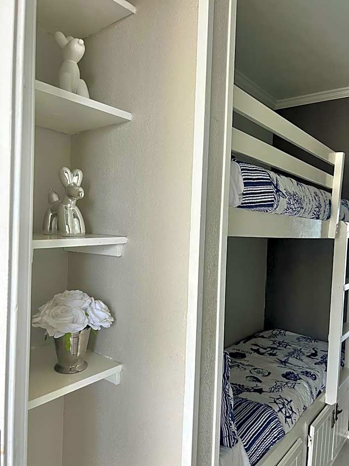 Cozy Galveston Beach Front Condo