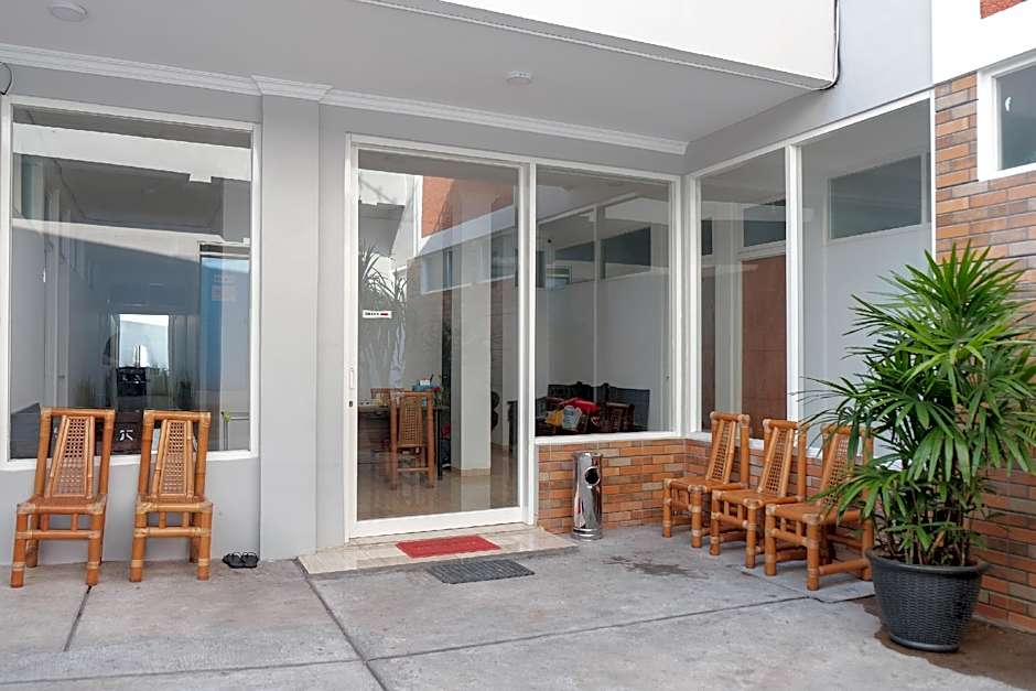 OYO 1454 111 Residence