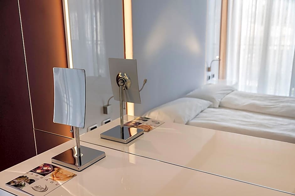 Photo 1 of 9 of Junior Suite, Lake View