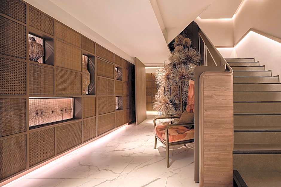 Madi Paidi Bangkok, Autograph Collection