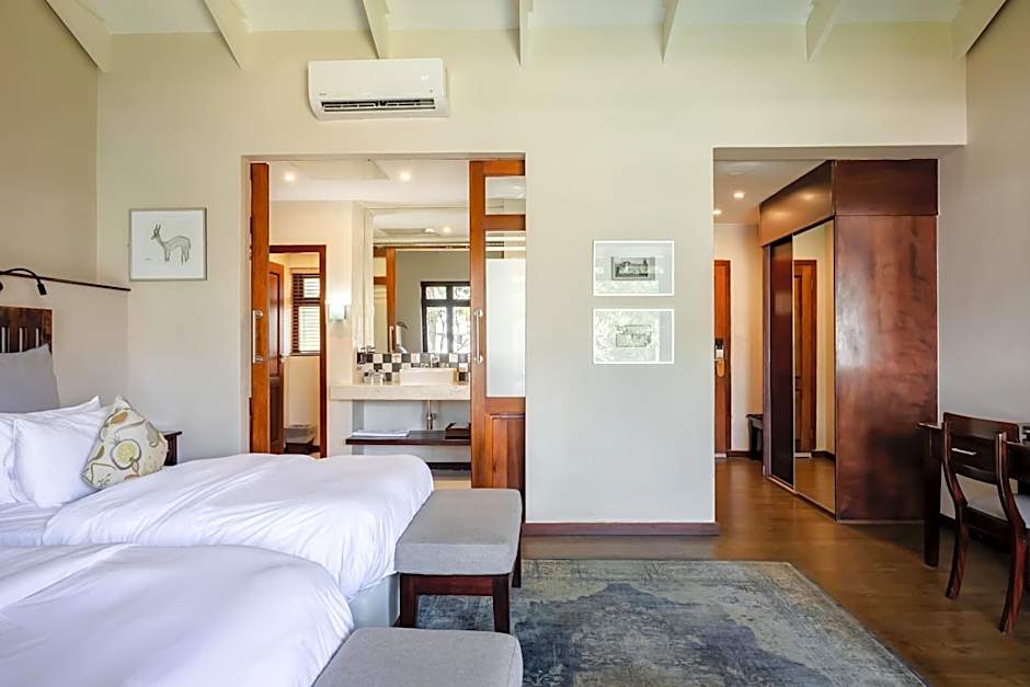 Casterbridge Hollow Boutique Hotel