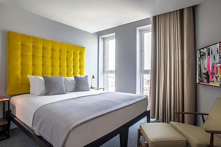 The Gate London City