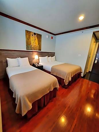 Deluxe Family Suite
