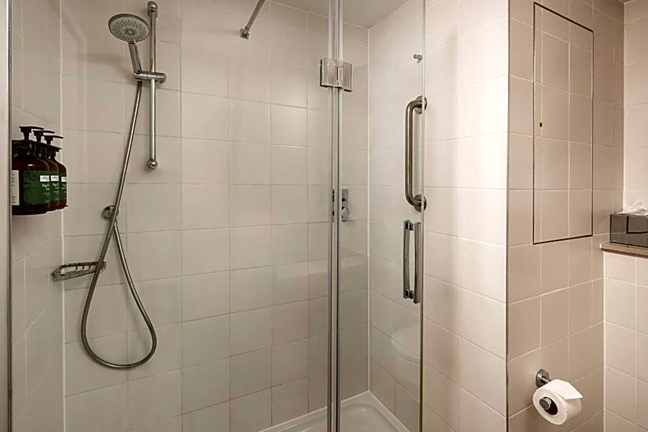 Crowne Plaza London Ealing By IHG