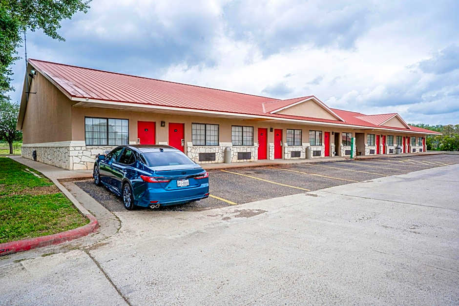 Texan Inn By OYO Beeville US-181