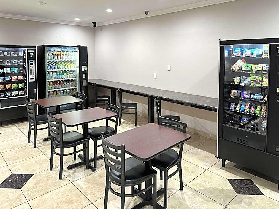 Studio 6 Suites Mesa AZ Near Downtown & Sloan Park