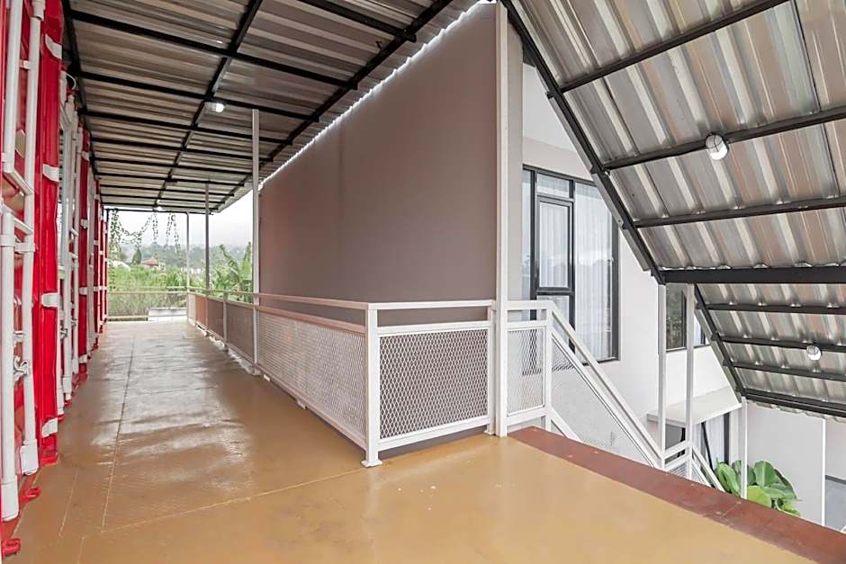 RedDoorz Plus near Lembang Park & Zoo