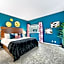 Beverly Hills Chic 2 bed 2bath with Patio and Parking 309
