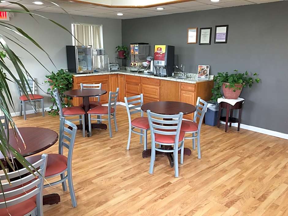 Americas Best Value Inn Grain Valley at I-70