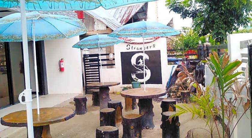 Strangers Inn&Bar