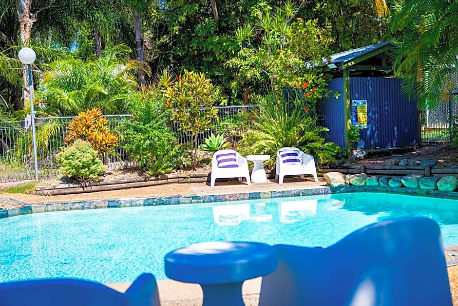 Capri Cabins