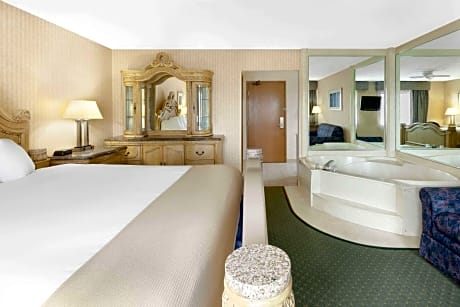1 King Bed, One Bedroom Suite, Non-Smoking
