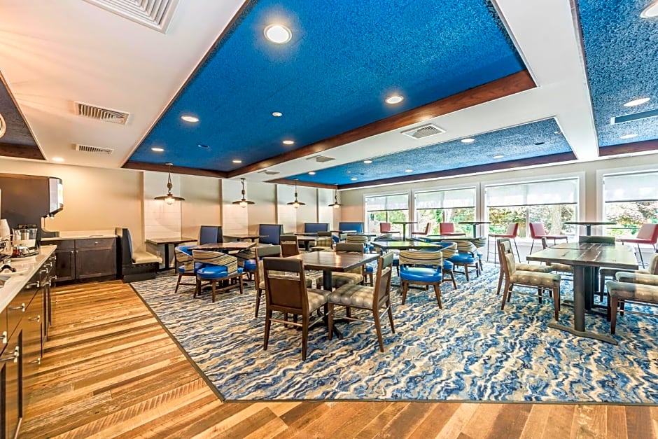 Rockport Inn and Suites