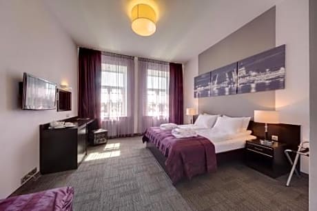 Mary Hotel