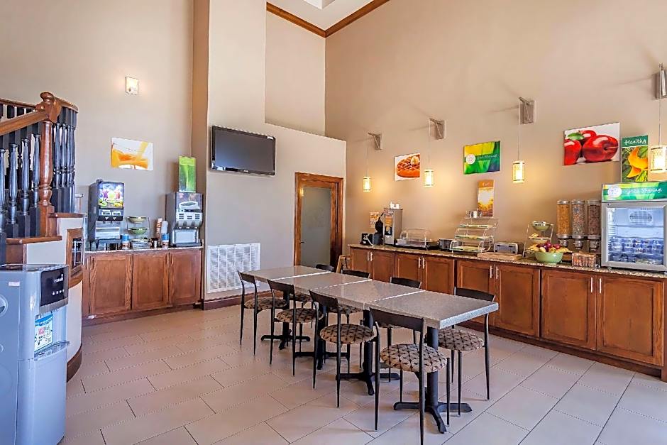 Quality Inn and Suites Owasso
