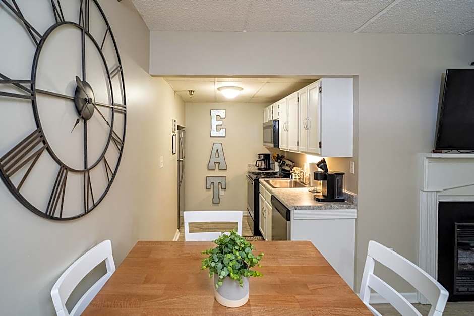 Condo in Gatlinburg very peaceful - 10 min Walk to Main Strip