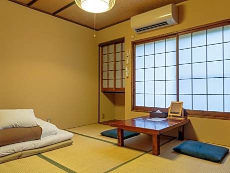 Single Room with Shared Bathroom