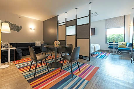 1 Bedroom Suite, 2 Queen