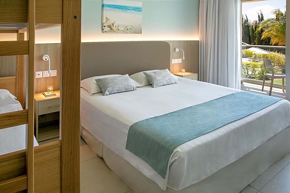 Asterias Beach Hotel