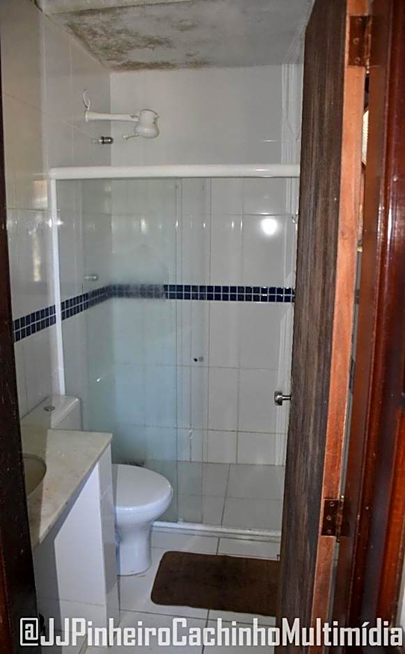 CASA 7 qts sendo 4 suites, Piscina Churrasqueira 200 m praia Anjos