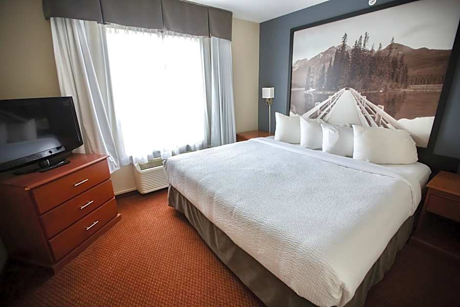 Super 8 by Wyndham Whitecourt