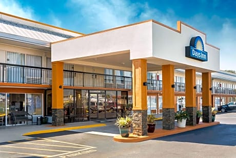 Days Inn by Wyndham Wildwood I-75